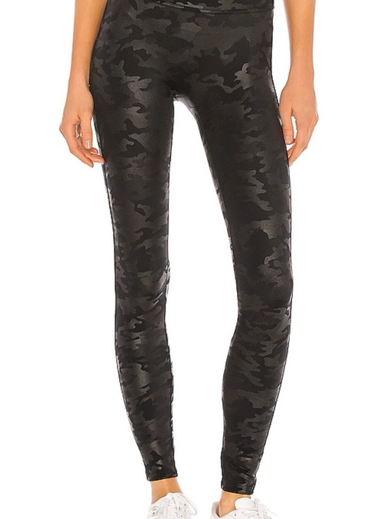 SPANX Pants - Spanx x Revolve Faux Leather Camo Leggings Matte Dark Olive Black Power Waist XS